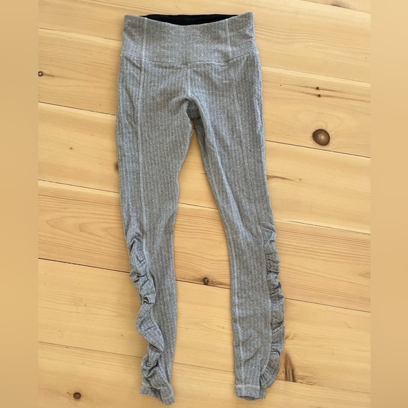 Herringbone Lululemon Leggings - Picture 1 of 5